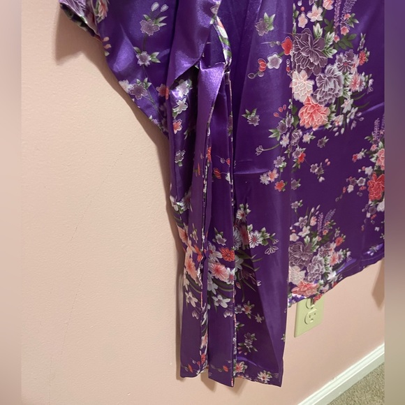 Floral Satin Kimono Robe Short Bridesmaid Robe for Parties Wedding Robes NWT #3 - Picture 4 of 5